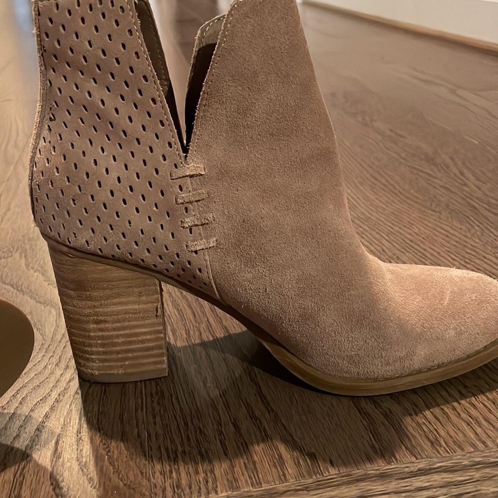 Steve Madden Block Heel Booties. Great Condition.… - image 2